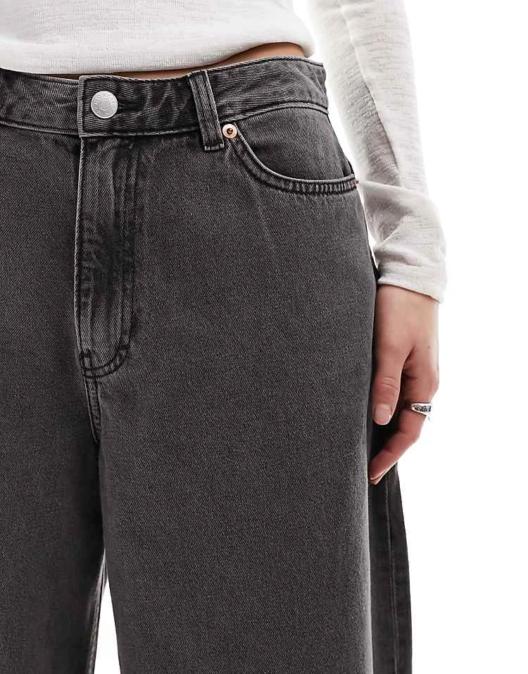 Monki Giga Low Waisted Baggy Wide Fit Jeans In Dark Grey Wash For Women 5 Monki Giga Low Waisted Baggy Wide Fit Jeans In Dark Grey Wash For Women - Image 3