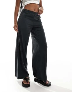 Monki Straight Leg Casual Soft Trouser In Black For Women -Monki Shop 205895571 4