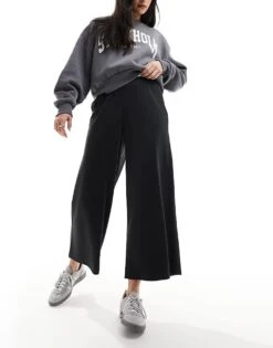 Monki Cilla Cropped Wide Leg Trousers In Black For Women