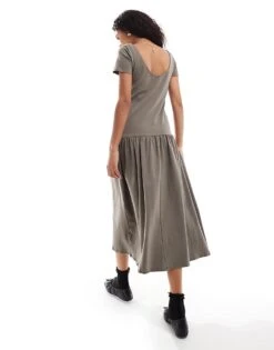 Monki Short Sleeve Open Neck Midi Soft Jersey Dress With Dropped Waist In Grey For Women -Monki Shop 206167107 4