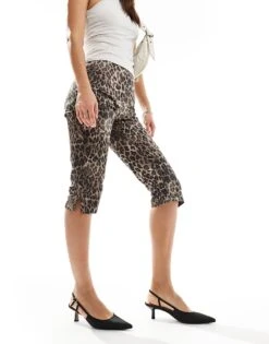 Monki Ultra Cropped Capri Trousers In Brown Leopard Print For Women -Monki Shop 206563114 4