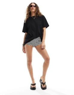 Monki Oversized T-shirt In Black For Women -Monki Shop 206608010 4