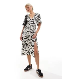 Monki Short Sleeve Midi Sun Dress With Side Split In Mono Abstract Print Exclusive To ASOS For Women -Monki Shop 206989080 1 abstractprint 1