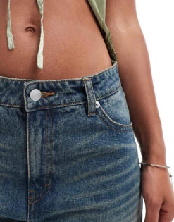 Monki Naoki Loose Fit Low Rise Jeans In Nikki Tinted Dark Wash Blue For Women Tinted Darkwash Blue -Monki Shop 207022559 4