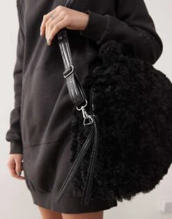 Monki Faux Fur Bag In Black For Women -Monki Shop 207129940 4